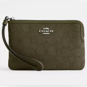 NWT Coach Corner Zip Wristlet/Wallet - Olive Green Signature Jacquard
